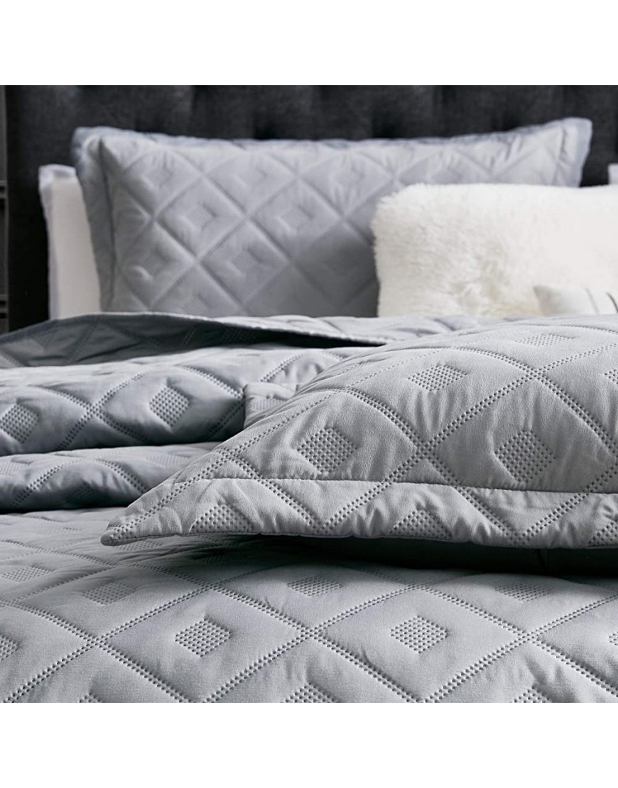 EHEYCIGA Quilt Set Grey King Size Bedspread Coverlet 3 Piece Summer Lightweight Reversible Quilt Bedspread with 2 Pillow Shams Machine Washable Comforter Bedding Cover Sets-106x96 Inch - BZ3A04OOK