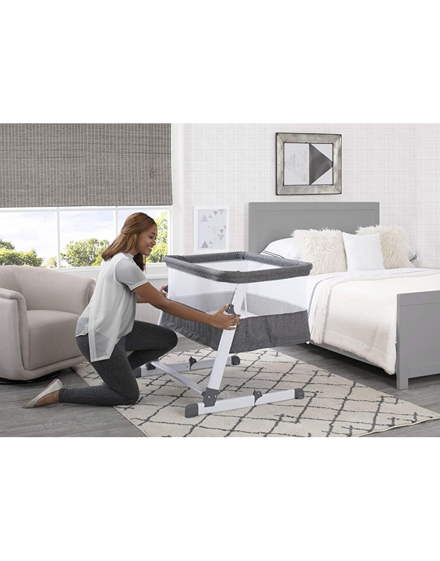 Simmons Kids Room2Grow 2-in-1 Newborn Bedside Bassinet & Infant Sleeper Height Adjustable Portable Crib with Wheels & Airflow Mesh Grey Tweed - B9VNQ30E0